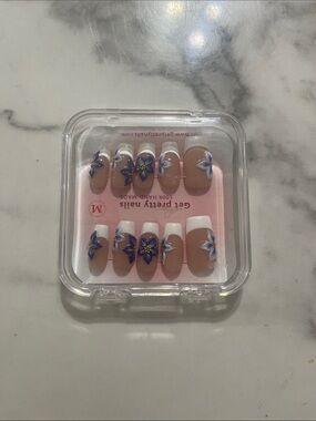Floral French Press-On Nails with dark and light blue & White Flowers